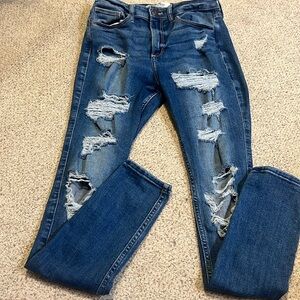 Hollister distressed super skinny fit, Size 3R, good condition